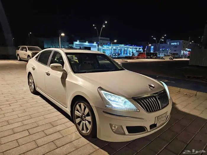 Hyundai Centennial Genesis 2013. 179000 kms. wakala 4