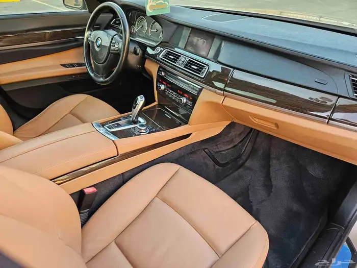 BMW 730 - 2010 مخزن بحالة الوكالة 8