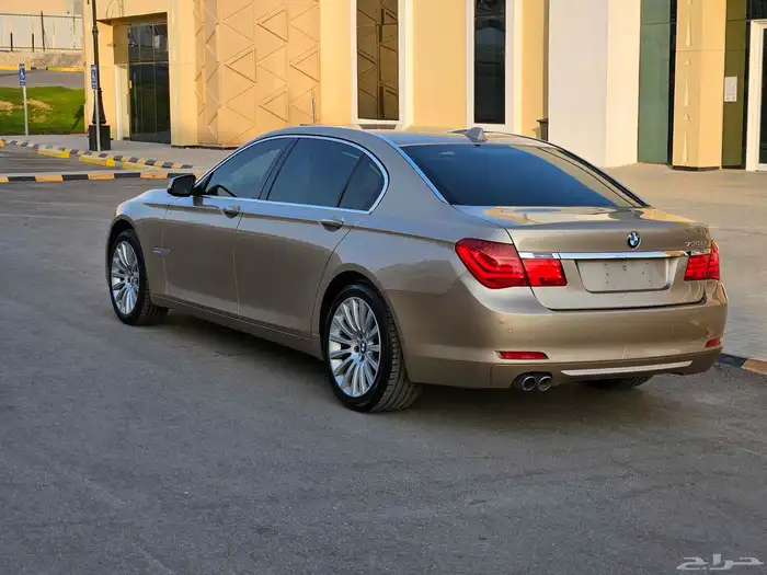 BMW 730 - 2010 مخزن بحالة الوكالة 5