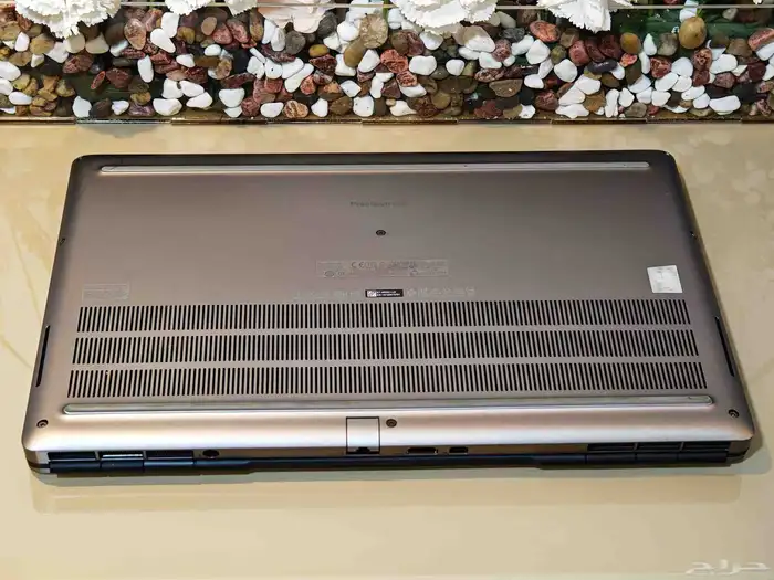 Dell Precision 7560   محطة عمل احترافية بذاكرة 64GB وتخزين 1 4
