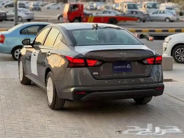 نيسان ألتيما ستاندر 2025 مع صيانة مجانية 3