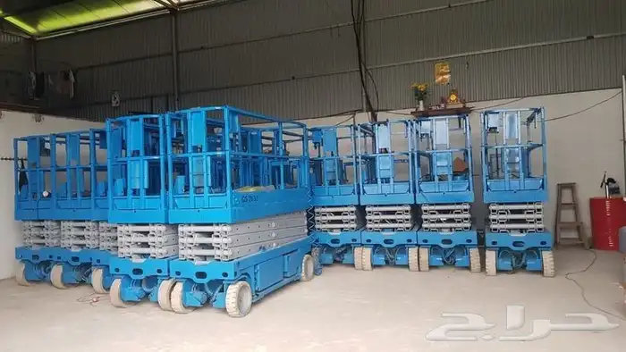 تاور لايت انارات رافعات شوكية هيدروليكية تلسكوبيه للايجار 5