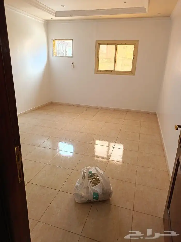 دريل ومكانين نوم ومكان طبيخ ومكان قضاء حاجة 0
