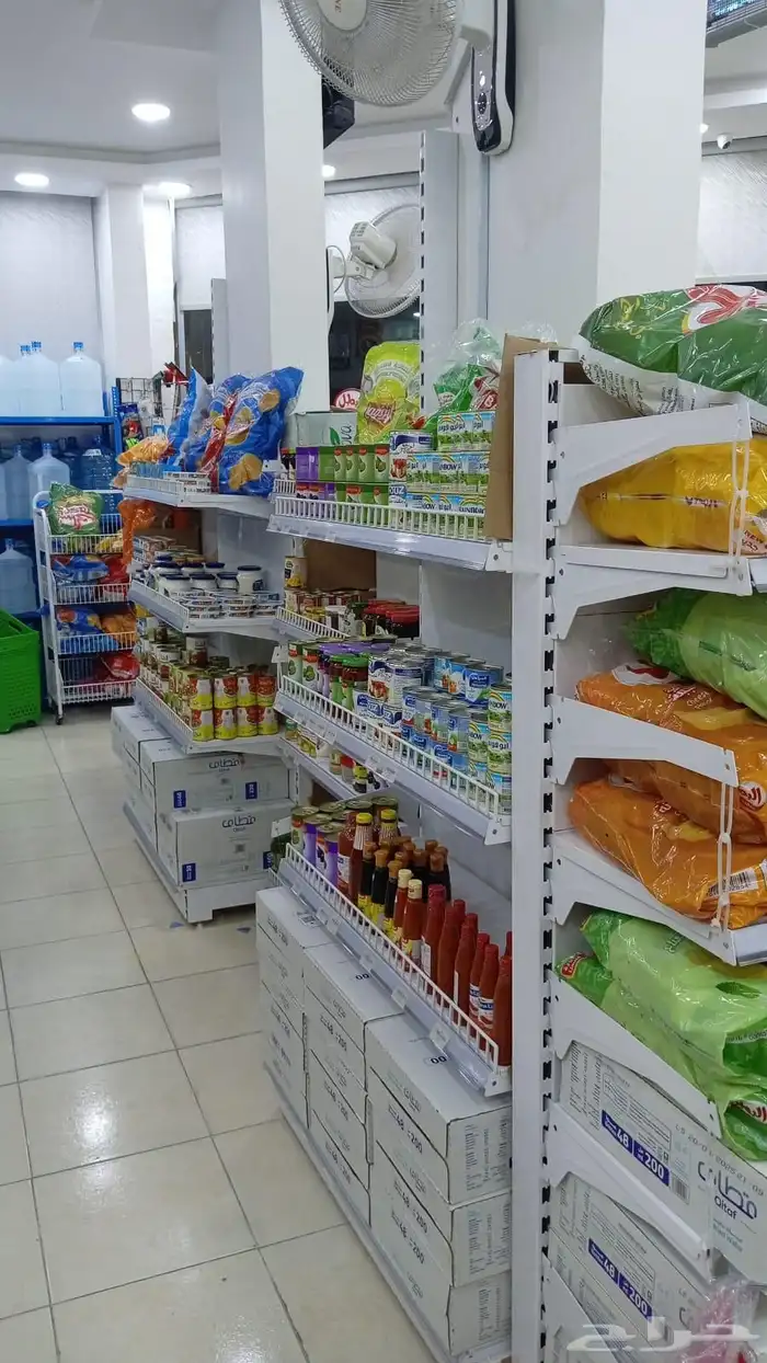 بقالة مع أغراضها بالكامل للبيع 6