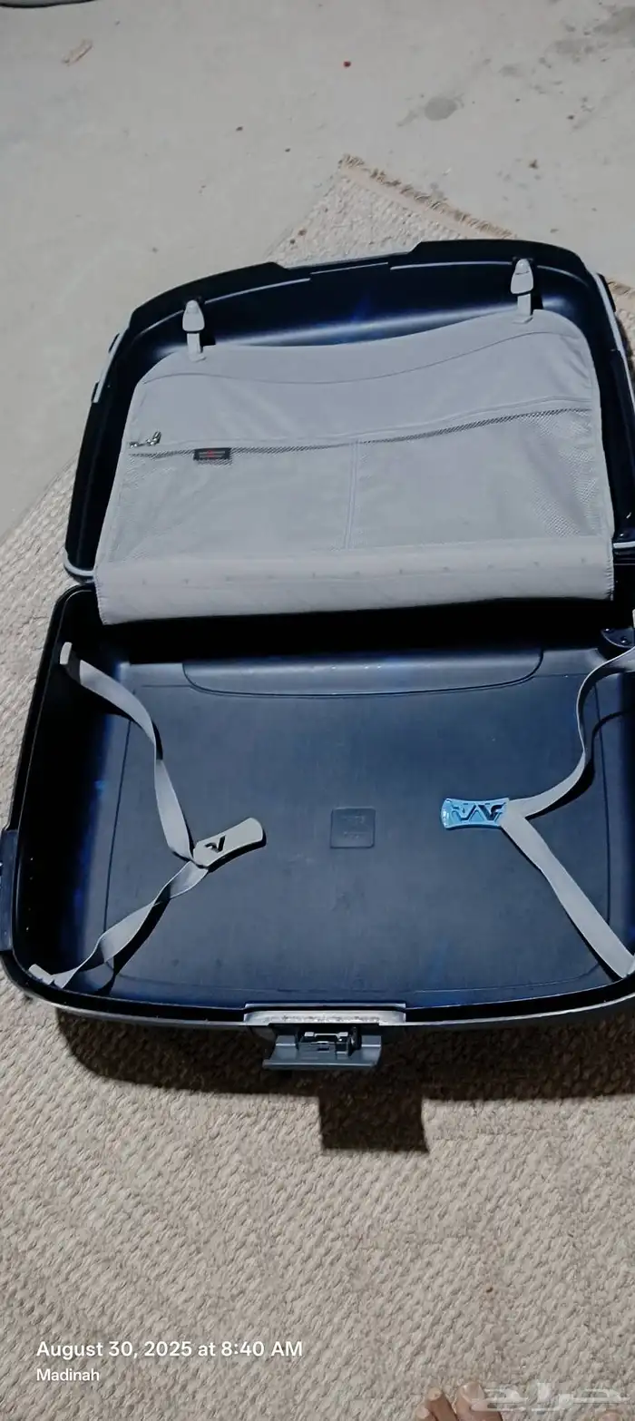 2 Large and medium size trolley bags 9