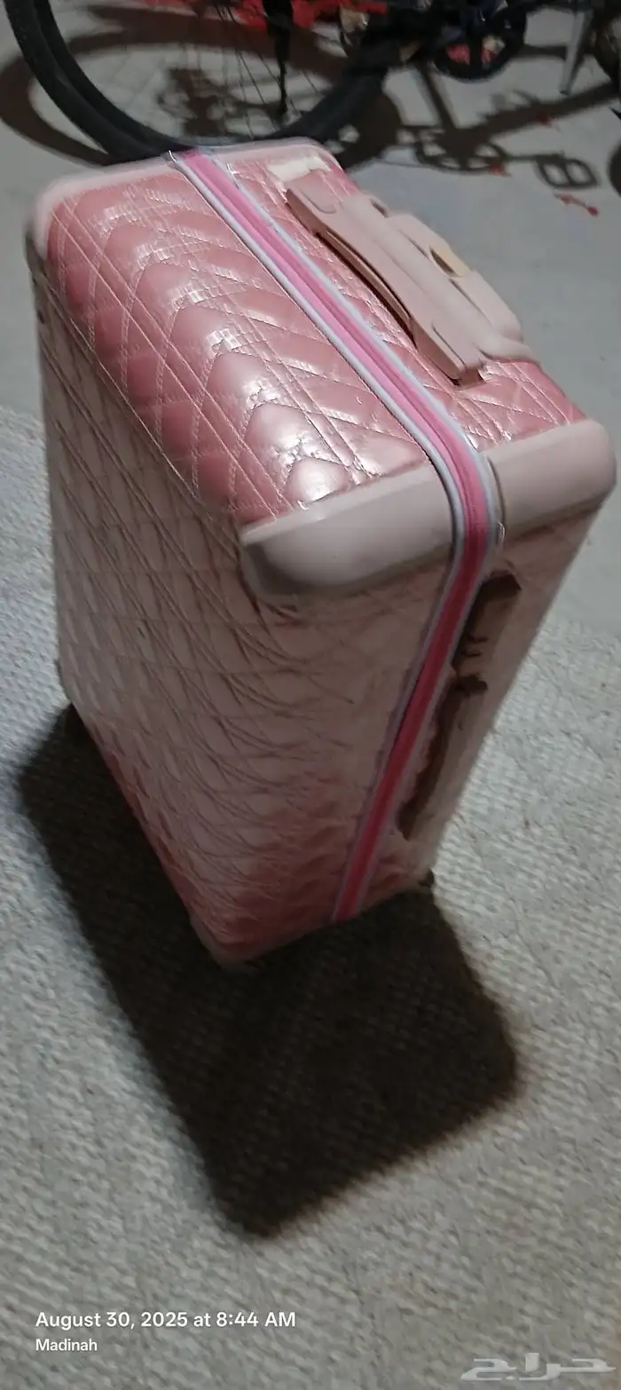 2 Large and medium size trolley bags 2