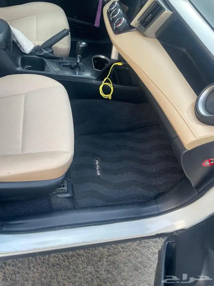 TOYOTA RAV4 2017 4