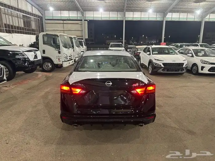 نيسان ألتيما SV موديل 2025 3