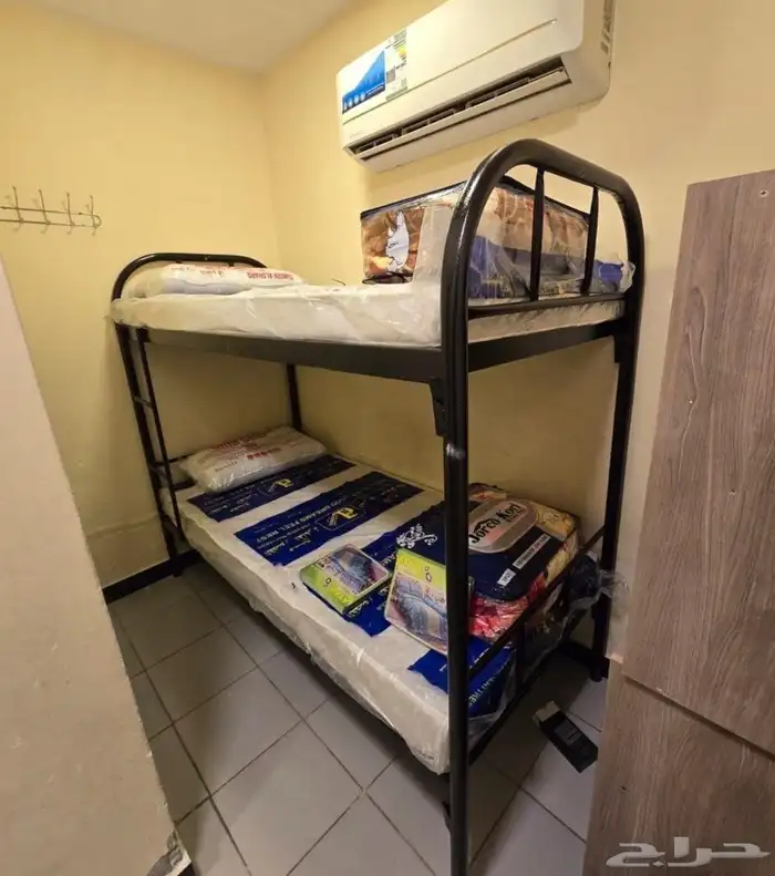 متوفر لدينا   سرير دورين السعر 200  سرير حديد دور واحد السعر 8