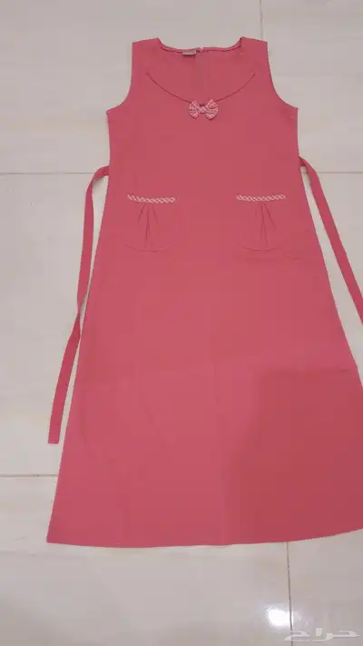 مريول مدرسه شبه جديده لبس مره واحده فقط 0