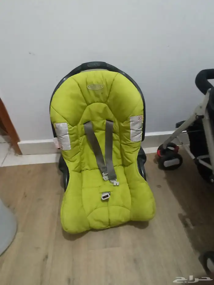 عربيه اطفال نضيفه جدا وكرسي اطفال للسيارة نضيف جدا 1