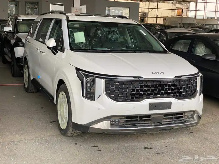 كيا كارنيفال GLS موديل 2025 كاش وتقسيط اقل سعر 1