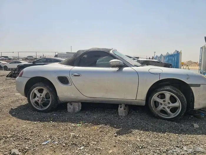تشليح قطع غيار بورش كاريارا موديل 2000 4