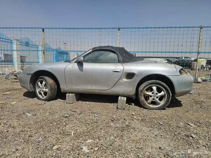 تشليح قطع غيار بورش كاريارا موديل 2000 1