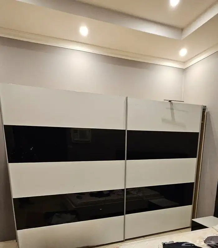 اغراض غرفة نوم بحالة جيدة (للبيع) 0