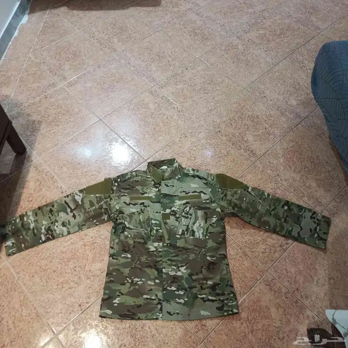 لبس عسكري ب300ريال المقاس لارج (L) 1