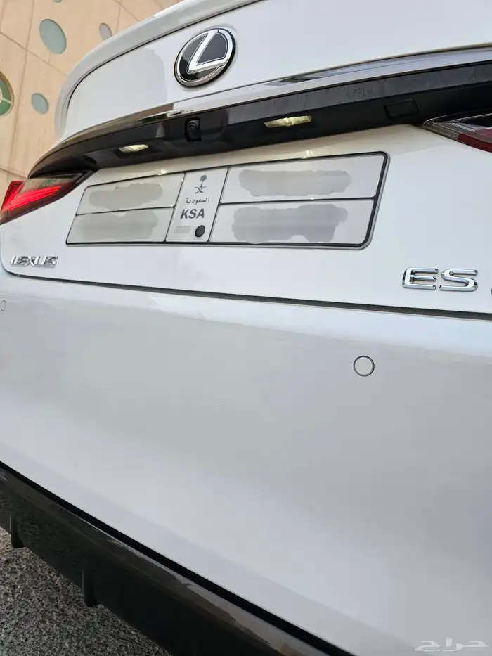 لكزس ES 350 اف سبورت 2023 وكالة 13