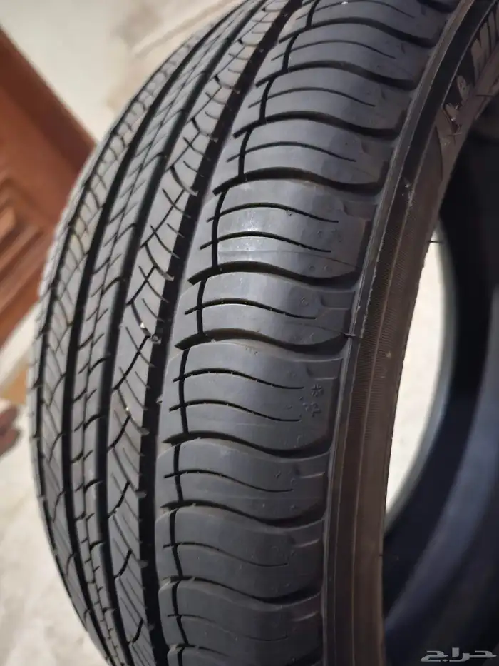 كفر ميشلان شبه جديد 245 45R20 0