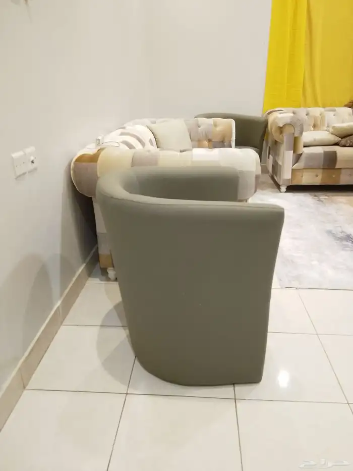 كراسي متييينه راقية ومريحه وعمليه جدا جديد 3