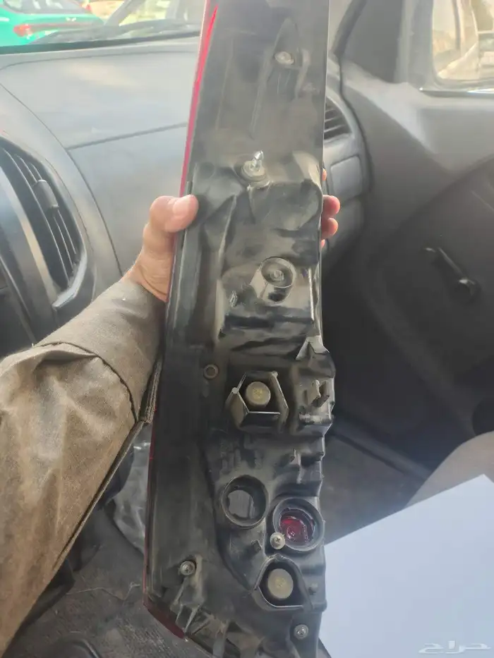 اصطب كامري يسار لي البيع 2