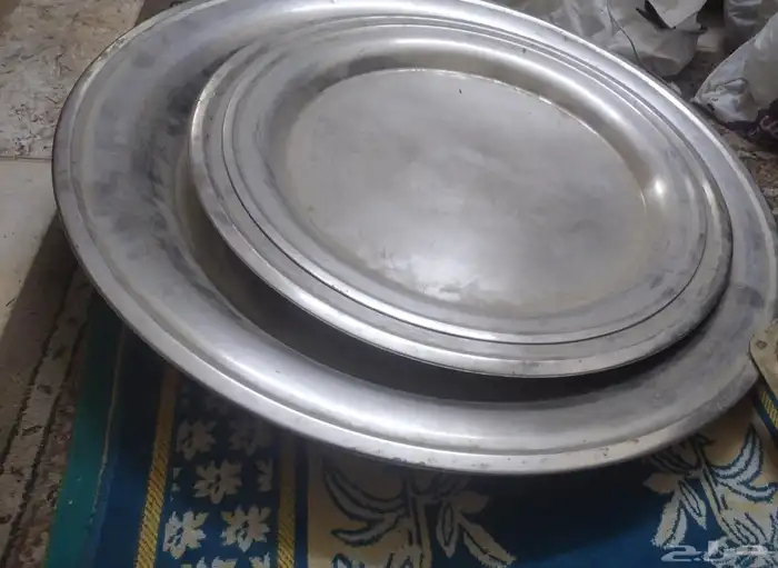 أغراض متفرقة ثلاجة كبيرة كهرباء 110 وثلاجة صغيرة 220 و2ديمنو 6