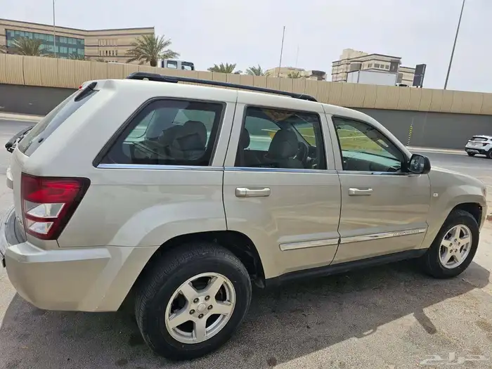 جراند شيروكي نظيف موديل 2007 0
