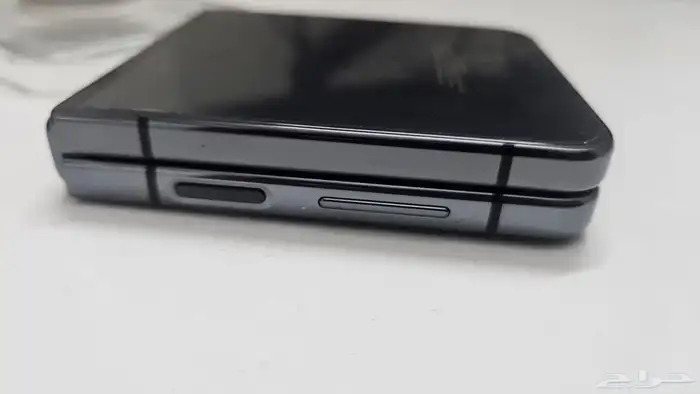 جوال جالكسي فليب 5 Samsung z flip 5 256 مع الاكسسوارات 8