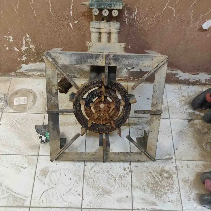 مركب غاز ثلاث عيون 1