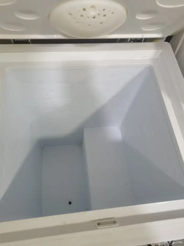 فريزر هاير بحاله جيده - قوارير مياه تانيا 0