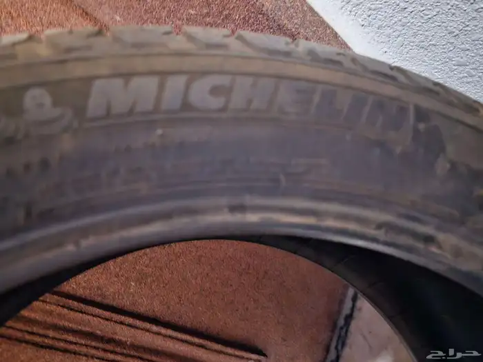 كفر ميشلان شبه جديد 245 45R20 1