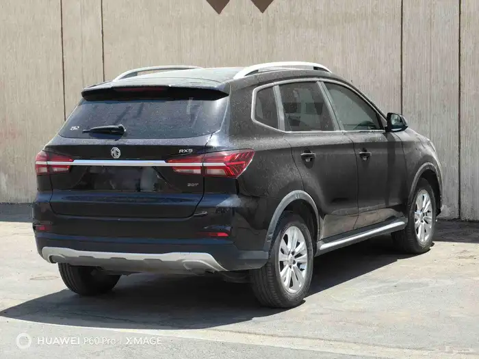 ام جي RX.5 لون اسود موديل 2021 28