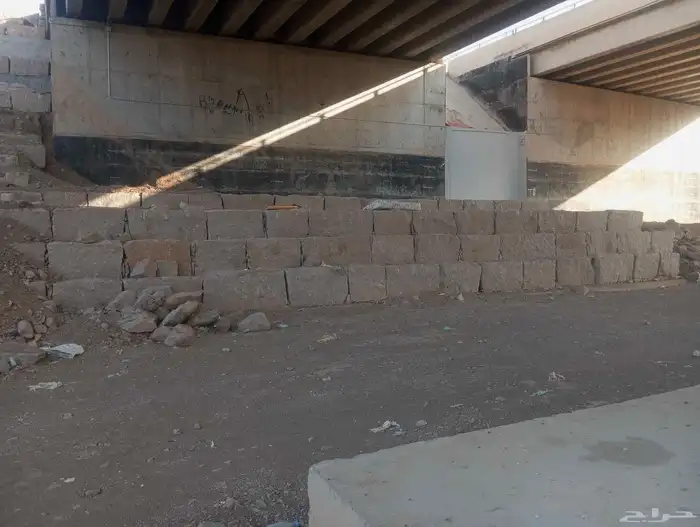 بكلين وكنبريش لقص الارضي والحجر وهدم العماير اتالفه 1
