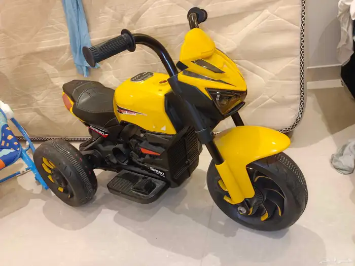 موتوسكل كهربائي من عمر 2 ل 5 سنوات يعمل بشكل جيد معه الشاحن 0