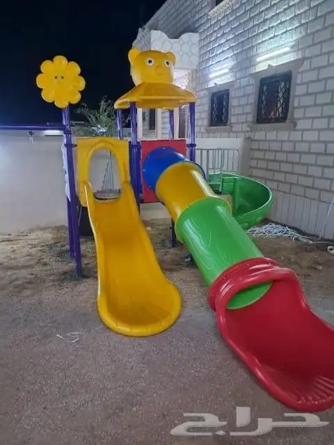 مراجيح متعددة وزحاليق بمجموعات كبيرة ومتوسطة 20