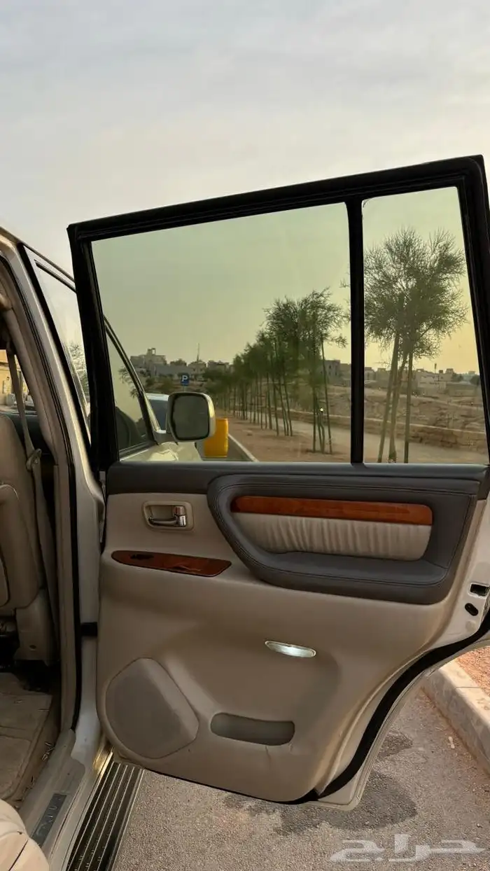 جيب لكزز 2005 للبيع 19