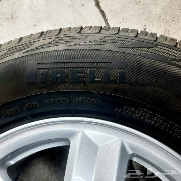 جنوط فورد F150 موديل 2024 مقاس 17 مع كفرات نظيف 2