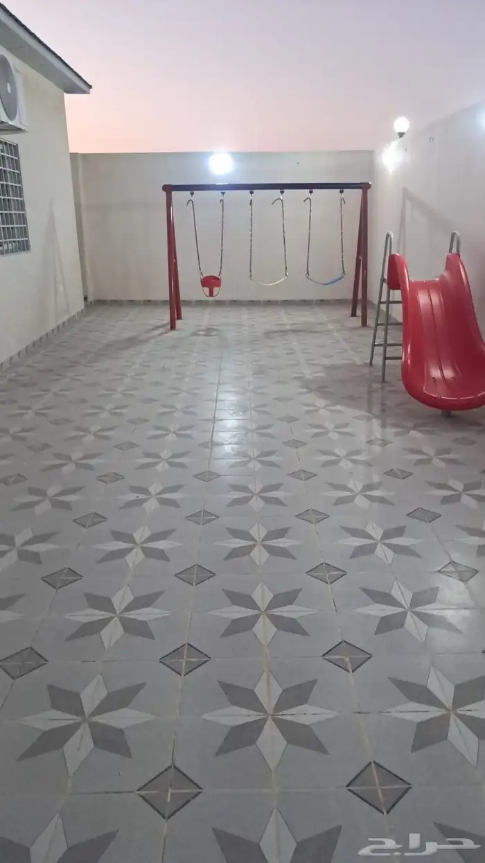 مراجيح متعددة وزحاليق بمجموعات كبيرة ومتوسطة 15