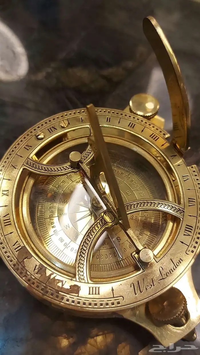 إسطرلاب وبوصلة ويست لندن للبيع 3