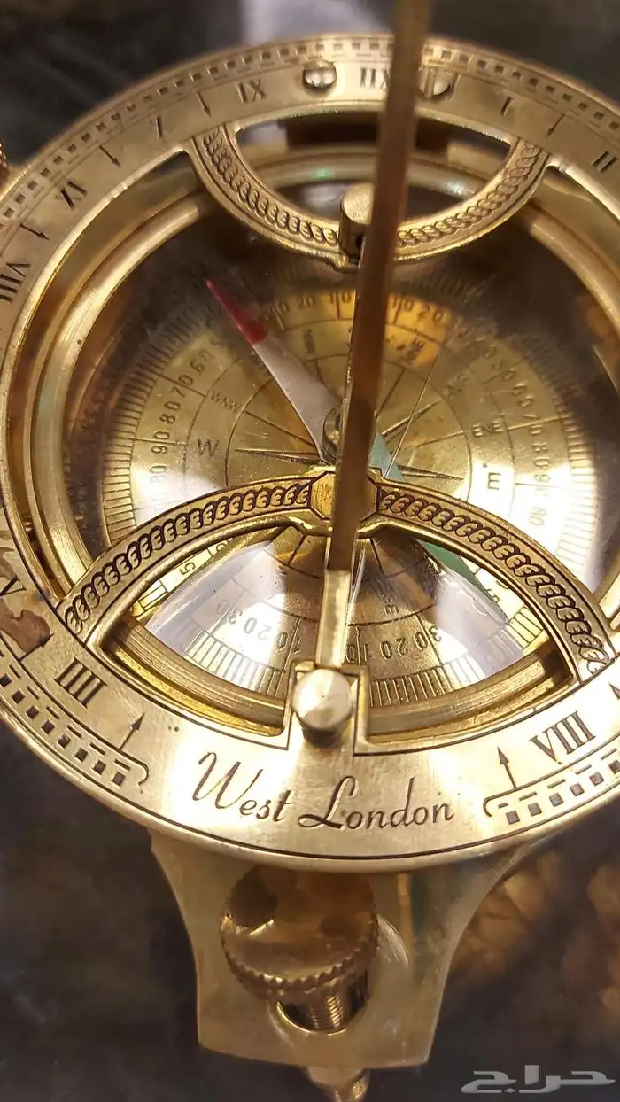 إسطرلاب وبوصلة ويست لندن للبيع 1