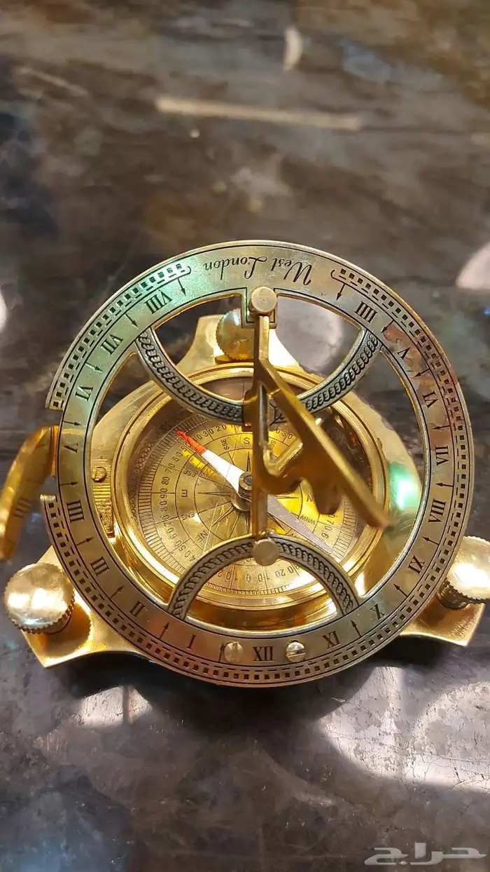 إسطرلاب وبوصلة ويست لندن للبيع 6