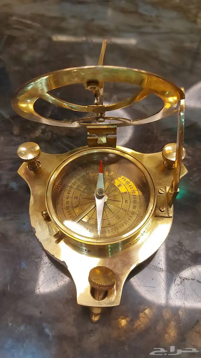 إسطرلاب وبوصلة ويست لندن للبيع 4
