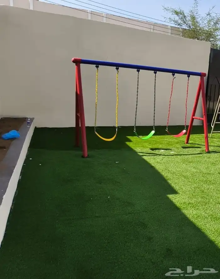 مراجيح متعددة وزحاليق بمجموعات كبيرة ومتوسطة 17