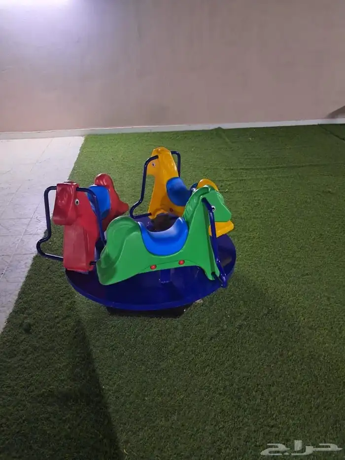 مراجيح متعددة وزحاليق بمجموعات كبيرة ومتوسطة 18