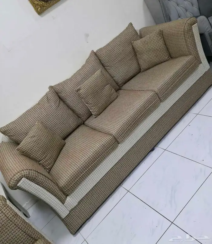 طقم كنب 8 اشخاص وكنبه منفصله شخص 5