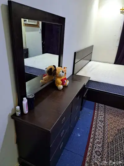 For sell Full Bed Room Set  Sem like New 3