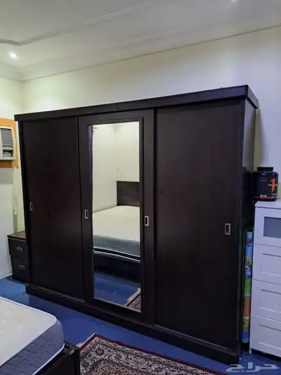 For sell Full Bed Room Set  Sem like New 1