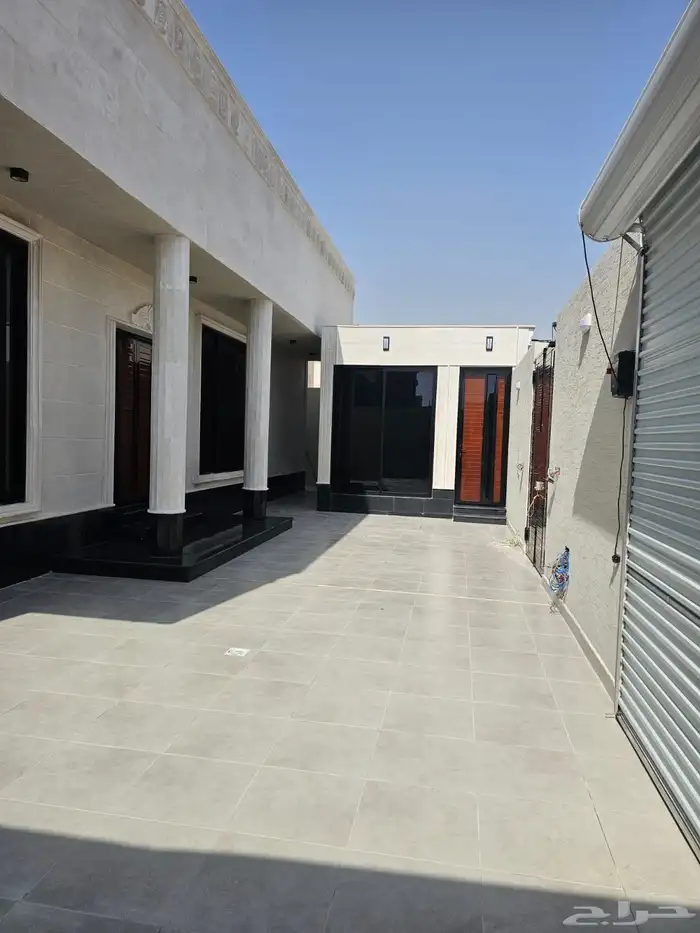 للبيع دور حي الامانة 600متر مؤسس دور وثلاث شقق مليونو650الف 3