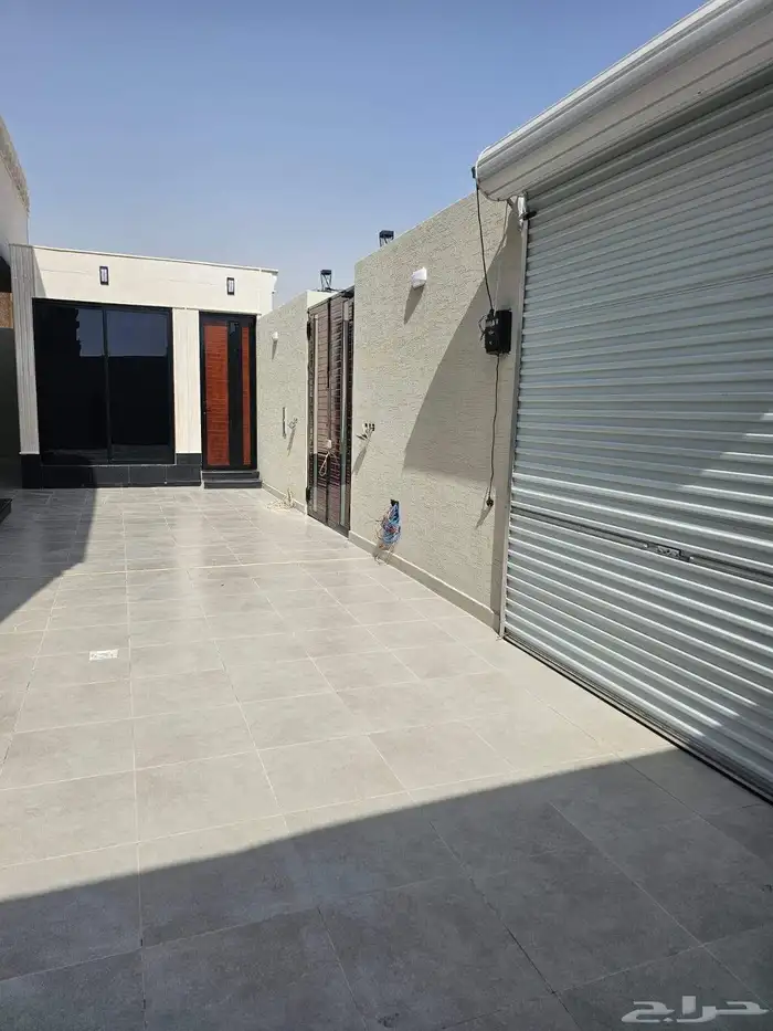 للبيع دور حي الامانة 600متر مؤسس دور وثلاث شقق مليونو650الف 2