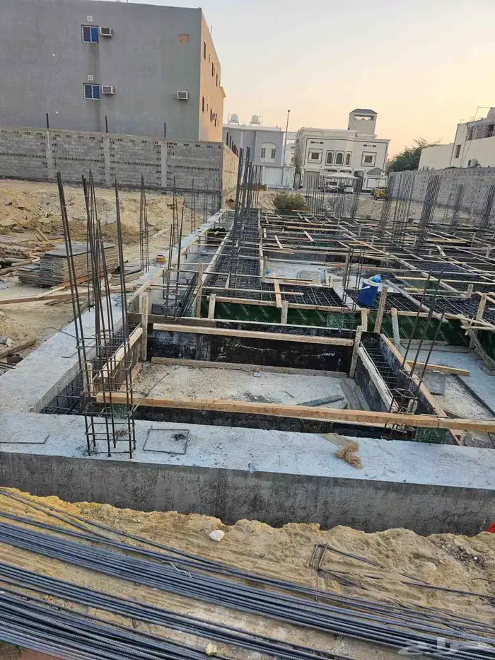 للبيع دور حي الامانة 600متر مؤسس دور وثلاث شقق مليونو650الف 20