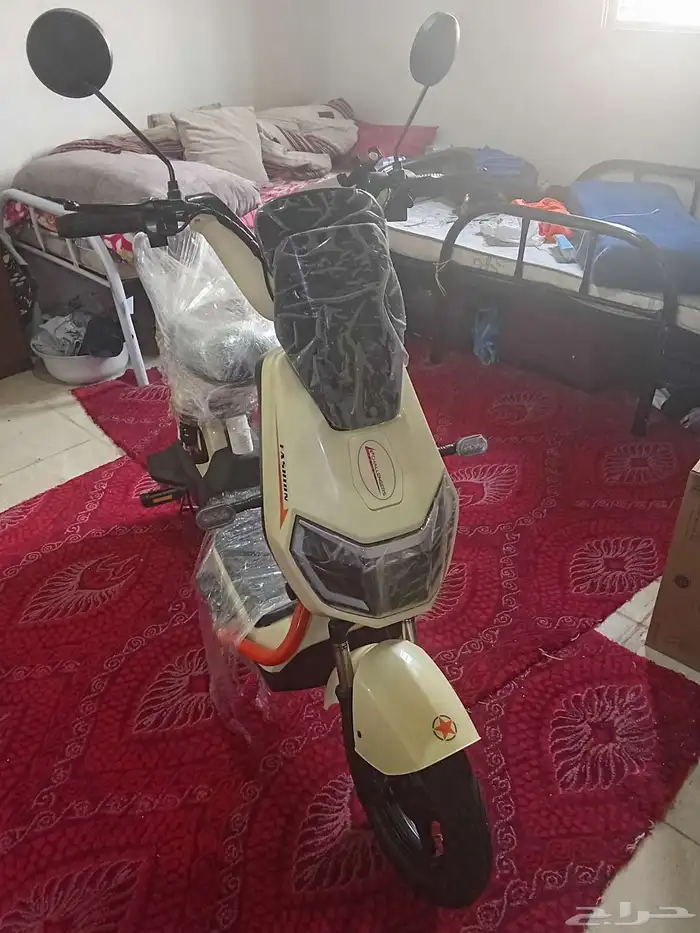 اسكوتر كهربي العجيب جديد اغراضه 2مفتاح و2 ريموت وشاحن وكتلوج 9